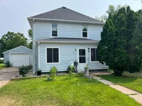 537 3rd St SE, Perham, MN 56573