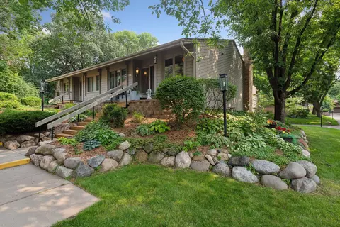 10249 Scarborough Rd, Bloomington, MN 55437