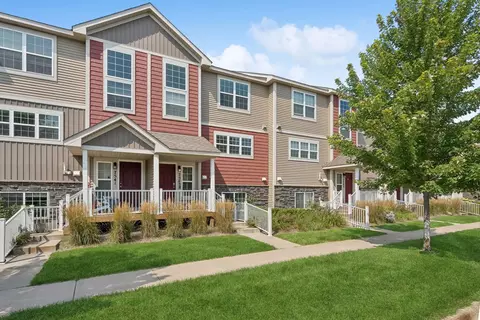 7543 Woods Edge Blvd, Lino Lakes, MN 55014