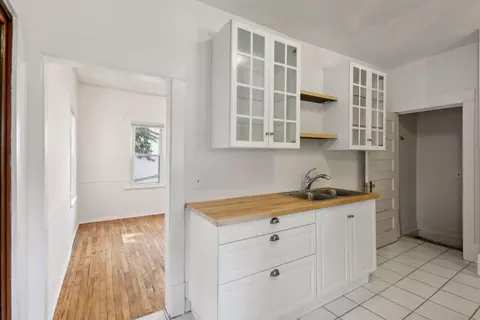 554 Syndicate St N, Saint Paul, MN 55104