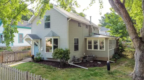 720 7th St S, Stillwater, MN 55082
