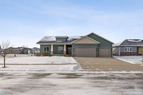 2512 10th St W, West Fargo, ND 58078