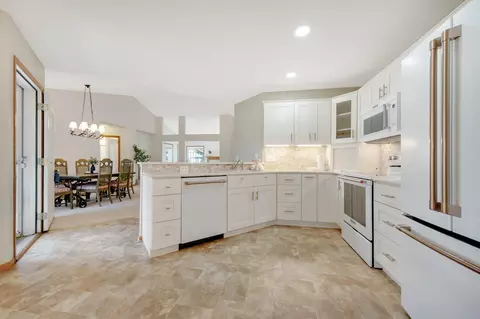 9176 Larkspur Glade, Maple Grove, MN 55311
