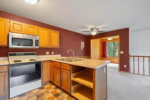 8418 S Pond Trl, Champlin, MN 55316 photo 10