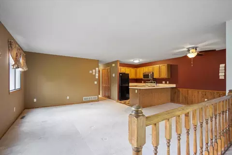 8418 S Pond Trl, Champlin, MN 55316 photo 4