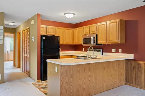 8418 S Pond Trl, Champlin, MN 55316 photo 9