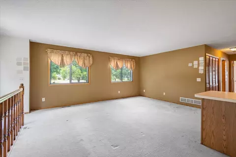8418 S Pond Trl, Champlin, MN 55316 photo 6