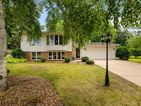 3912 Turquoise Pt, Eagan, MN 55122