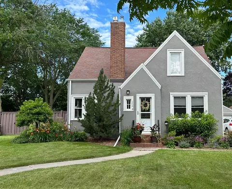 203 13th Ave NW, Rochester, MN 55901