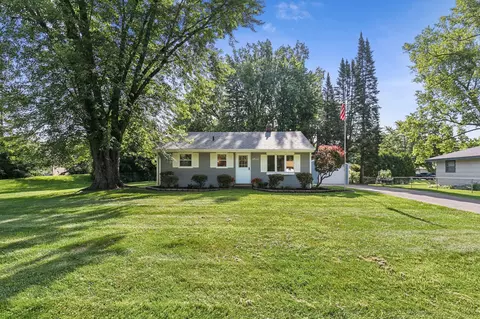 3418 Greenbrier St, Vadnais Heights, MN 55127