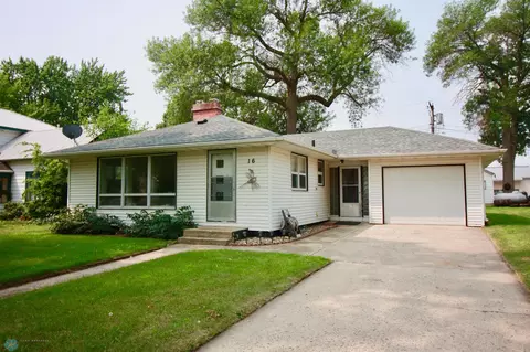 16 1st Ave NE, Lidgerwood, ND 58053