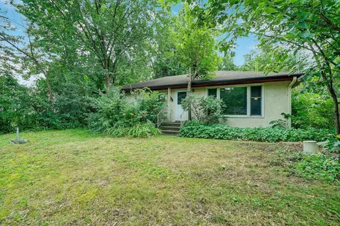 206 Bellwood Ave, Maplewood, MN 55117