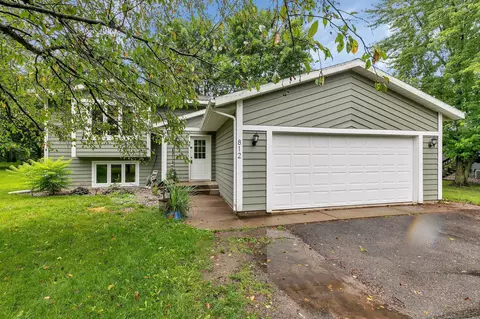 812 2 12 St N, Sartell, MN 56377