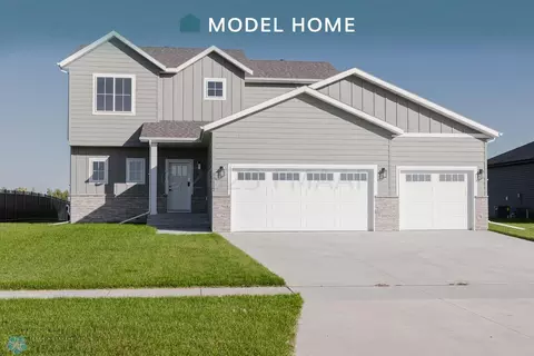 10112 Concord Dr, Horace, ND 58047