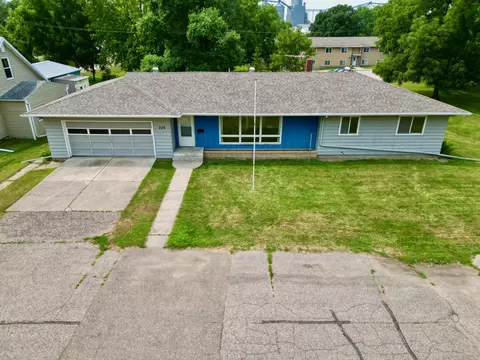 226 1st St SE, Rothsay, MN 56579