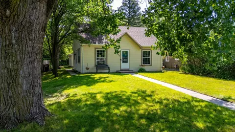203 6th Ave NW, New Prague, MN 56071