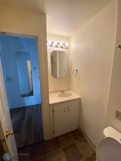 Bath - 1108 14th Ave N, Fargo, ND 58102 photo 2 of 2