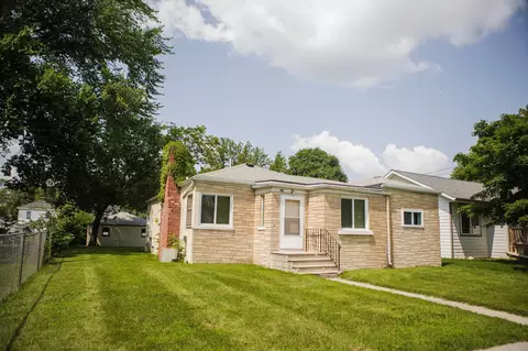 108 W 6th St, Morris, MN 56267