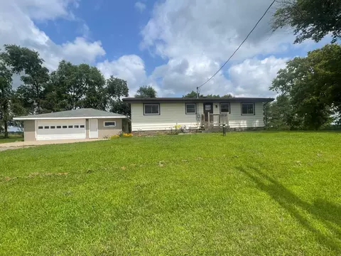 60696 380th St, Eden Valley, MN 55329