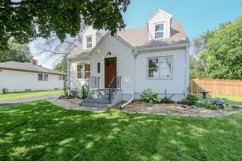 2185 Sunrise Dr, Maplewood, MN 55117