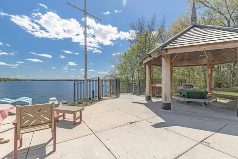 4371 Wilshire Blvd #104, Mound, MN 55364