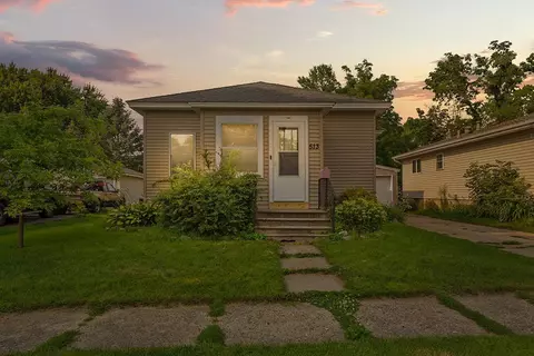 513 8th Ave SE, Waseca, MN 56093