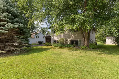 924 Menk Dr, Saint Peter, MN 56082 photo 2