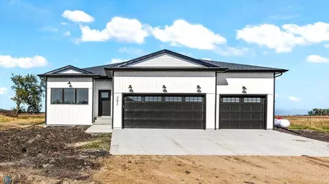105 Neuman Blvd, Colfax, ND 58018