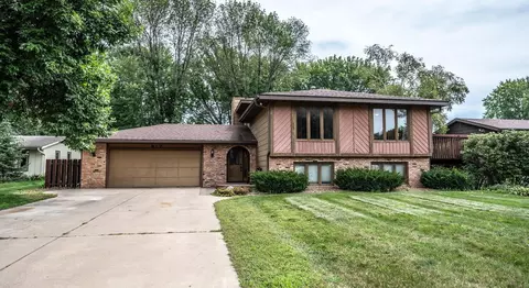917 Westlyn Ct, Farmington, MN 55024