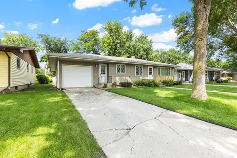 622 Donita Ave, Marshall, MN 56258