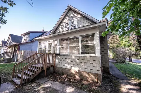 1319 Burr St, Saint Paul, MN 55130