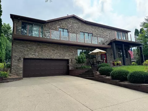 1428 Edgewater Dr, Albert Lea, MN 56007