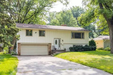 735 Grant St, Excelsior, MN 55331