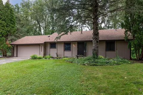 12801 Whitewood Dr, Burnsville, MN 55337