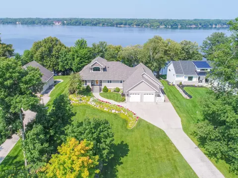 762 E Lake Geneva Rd NE, Alexandria, MN 56308