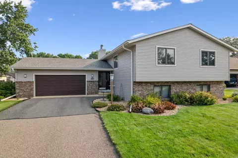 7206 Sherwood Rd, Woodbury, MN 55125