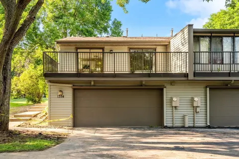1354 Arden View Dr, Arden Hills, MN 55112