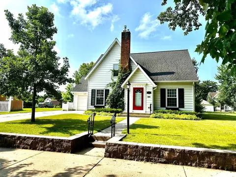 215 Bryant Ave SW, Wadena, MN 56482