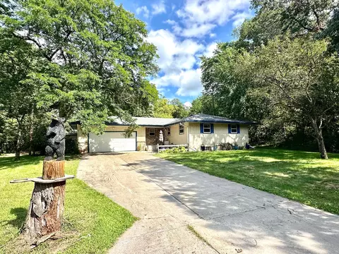 19057 Lake George Blvd, Oak Grove, MN 55303