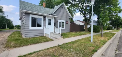 111 Dakota Ave SE, Staples, MN 56479
