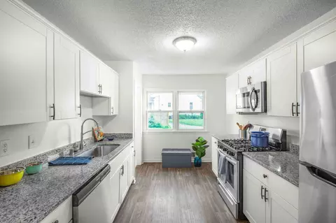 3080 Cleveland Ave N, Roseville, MN 55113