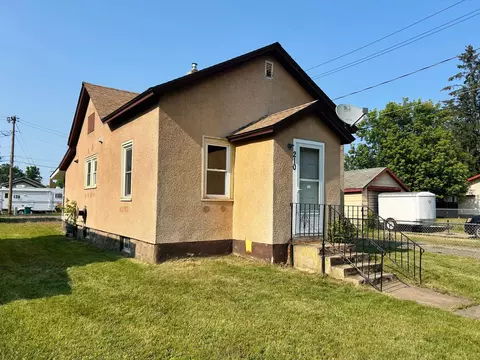 210 W Howard Ave, Keewatin, MN 55753