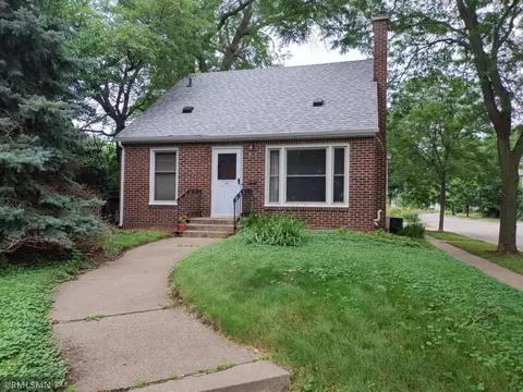 1502 Albert St N, Saint Paul, MN 55108