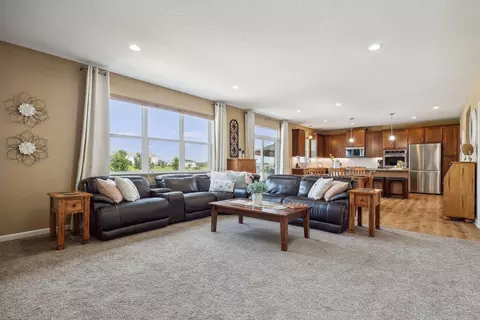 4641 Copper Ridge Dr, Woodbury, MN 55129