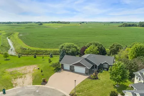 725 Meyer Cir, Green Isle, MN 55338