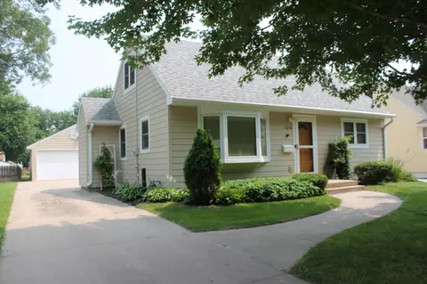 1016 Apel Ave, Worthington, MN 56187
