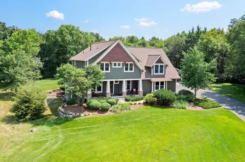 10405 Andrea Trl, Inver Grove Heights, MN 55077