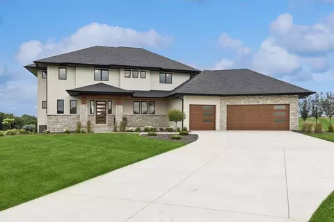 7918 207th St E, Credit River, MN 55372