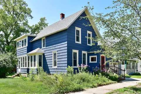 721 W Howard St, Winona, MN 55987
