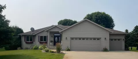105 57th Ave NE, Willmar, MN 56201